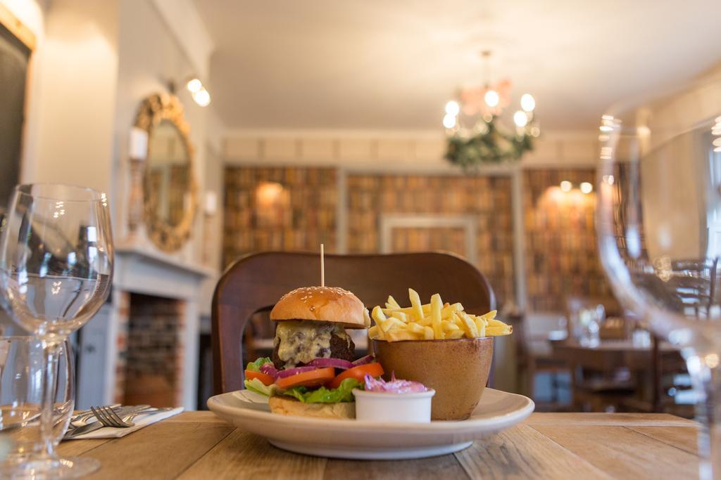 The King'S Head Hotel Winchester Bagian luar foto